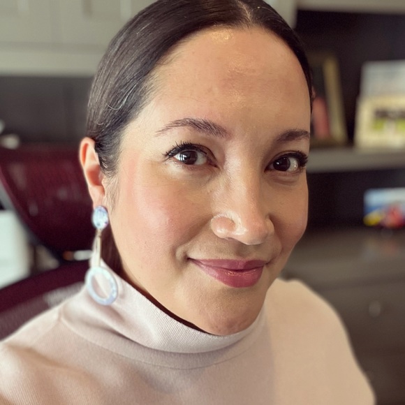 Meet your Posher, Analea - Picture 1 of 1